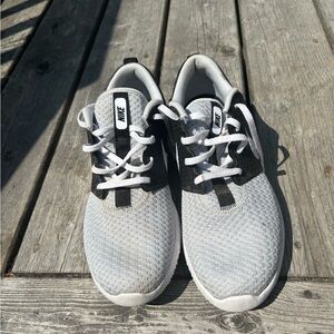 Men’s Nike Spikeless golf shoes